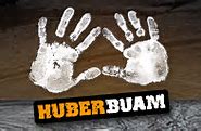 Dies ist das Logo der Huber Buam. Es zeigt zwei Handabdrücke und den Schriftzug Huber Buam.